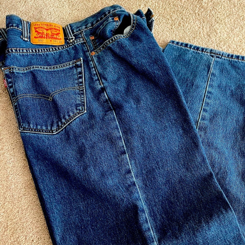 Iam selling these jeans after worn a few times they are very comfortable 38x32